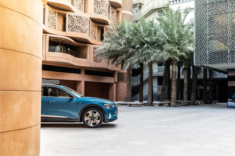  Audi e-tron 55 Quattro 2019 года  (WW) (фото 290 из 452)